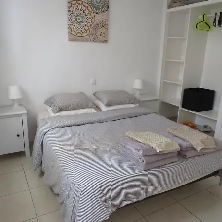Modern Bright Old Town Two Bedroom Pdc Appartement